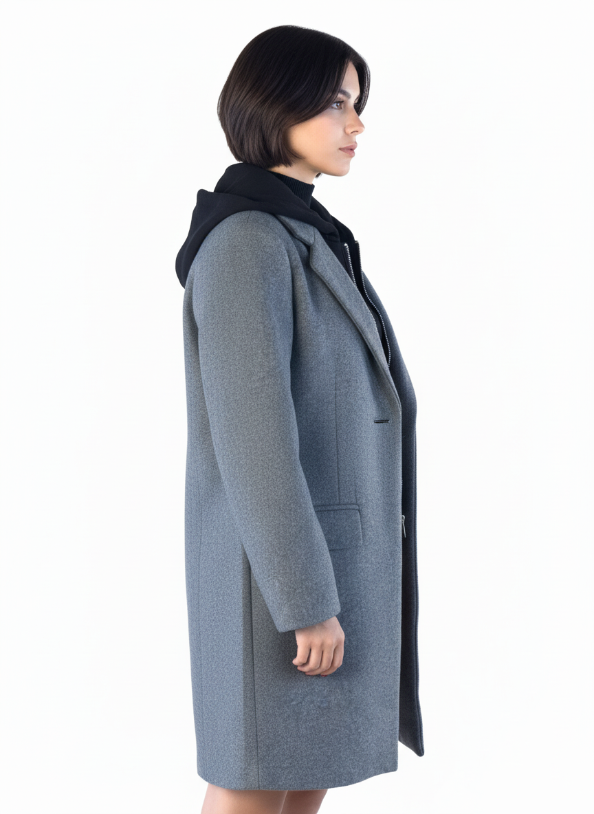 Abrigo con contraste de capucha negra