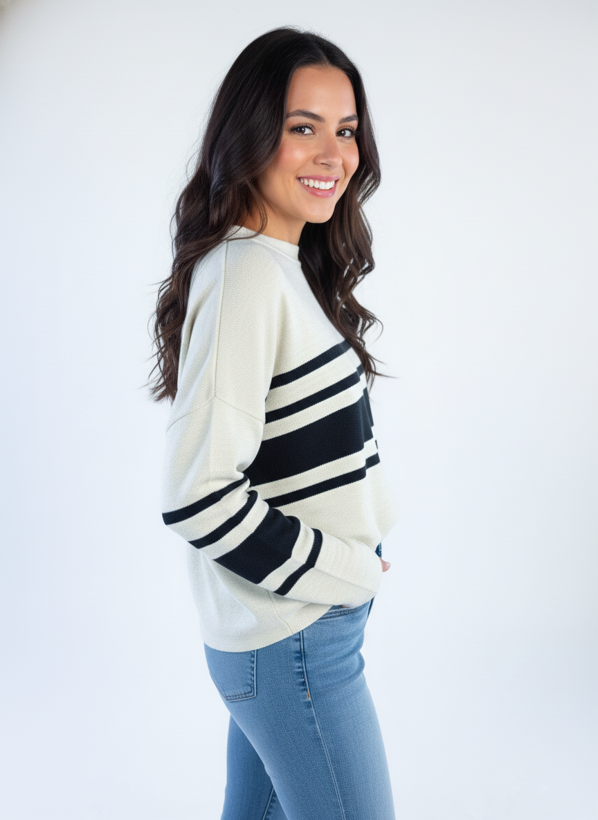 Suéter blanco con rayas negras