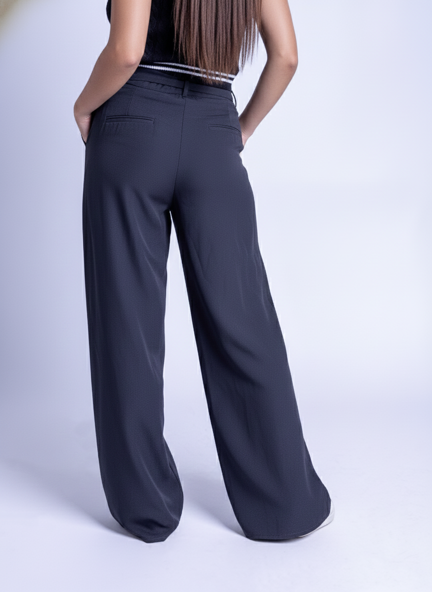 Pantalón con cinturón con amarre