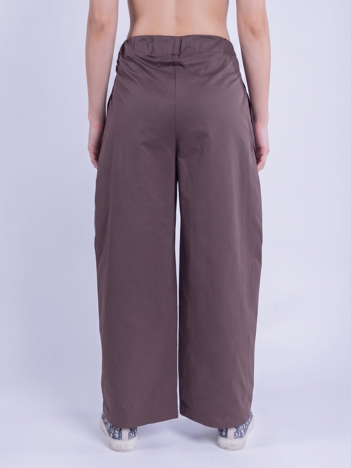 Pantalón cafe con efecto doble
