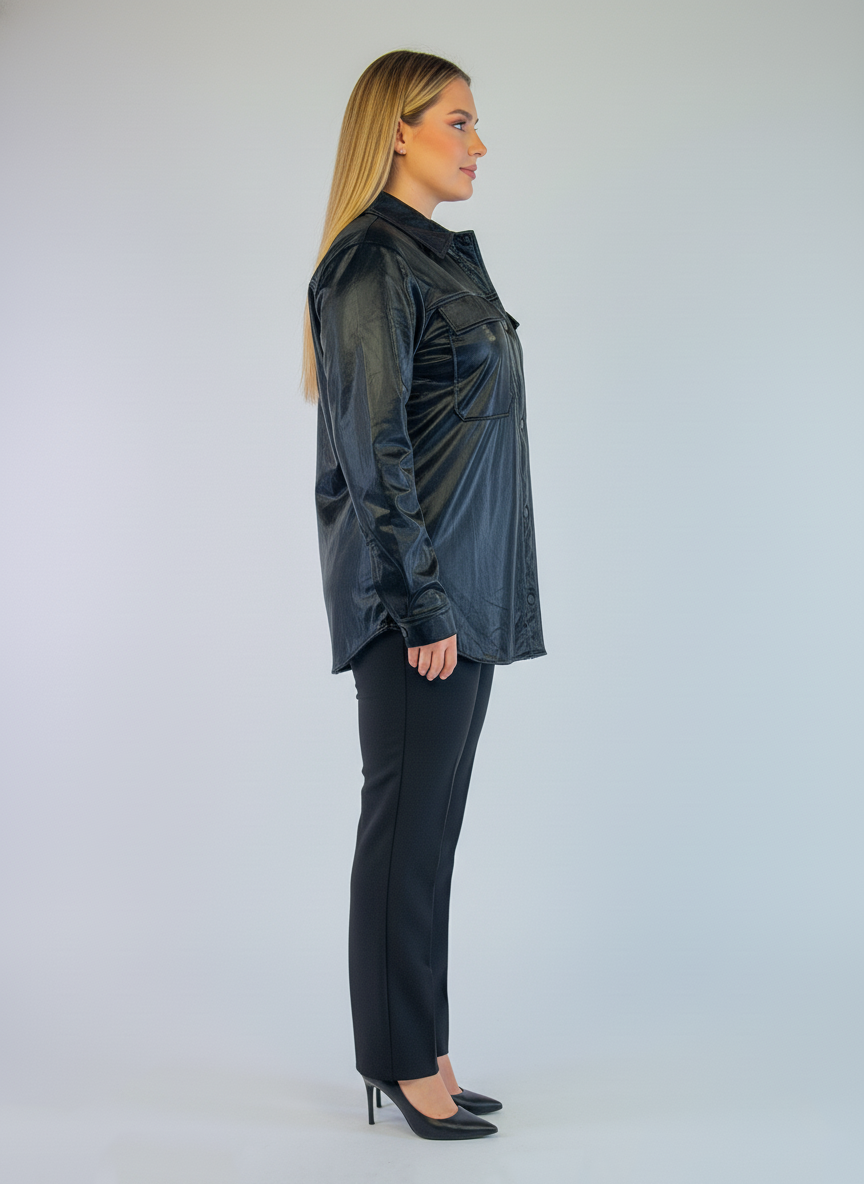 Blusa de vinipiel abotonada manga larga