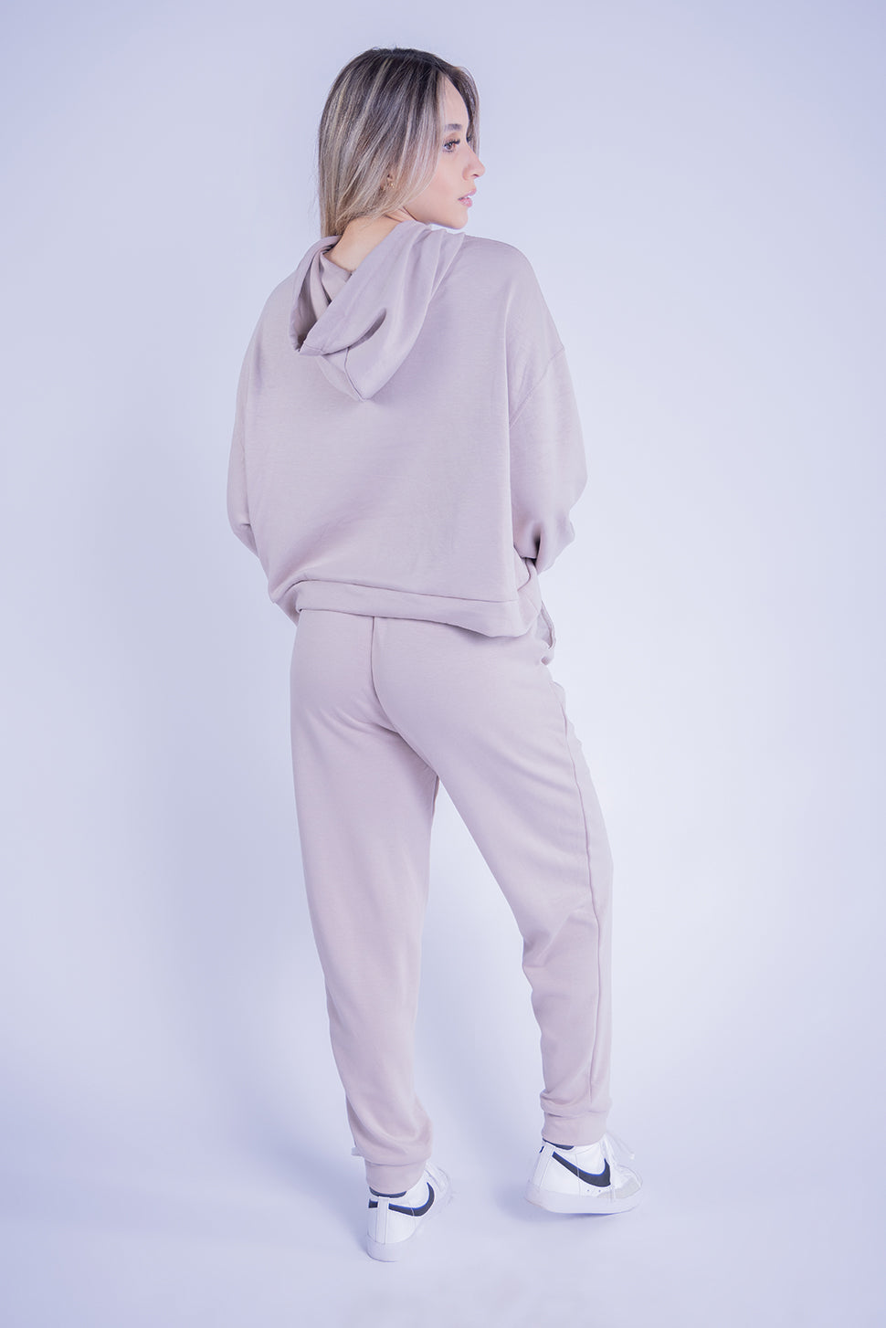 Conjunto deportivo de sudadera y pantalonera