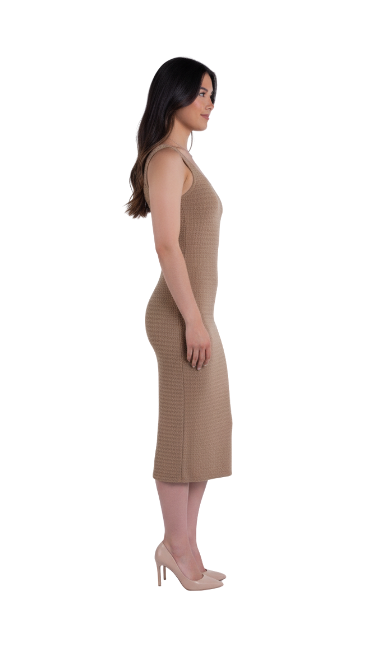 Vestido tejido de tirantes entallado a la pantorrilla