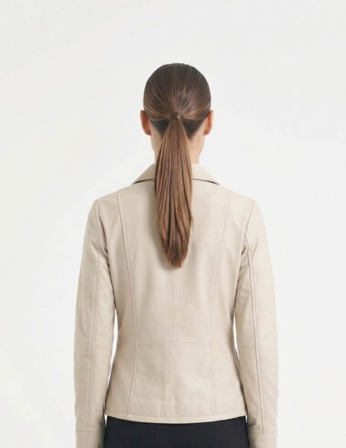 Blusa de vinipiel con bolsas en pecho con costuras