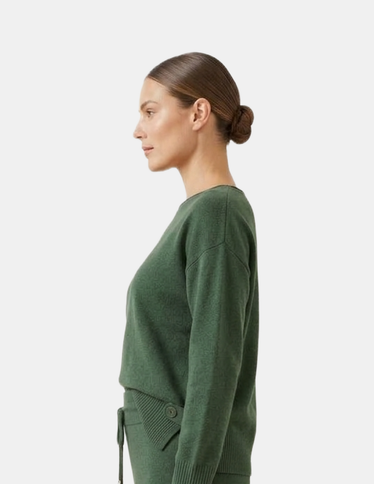 Conjunto verde; Suéter con detalles laterales en cintura y pantalonera con ajuste en cintura