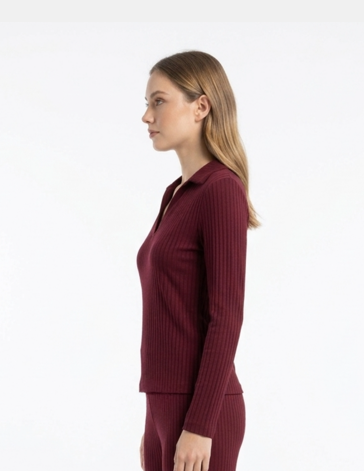 Cojunto acanalado guinda de blusa y pantalón