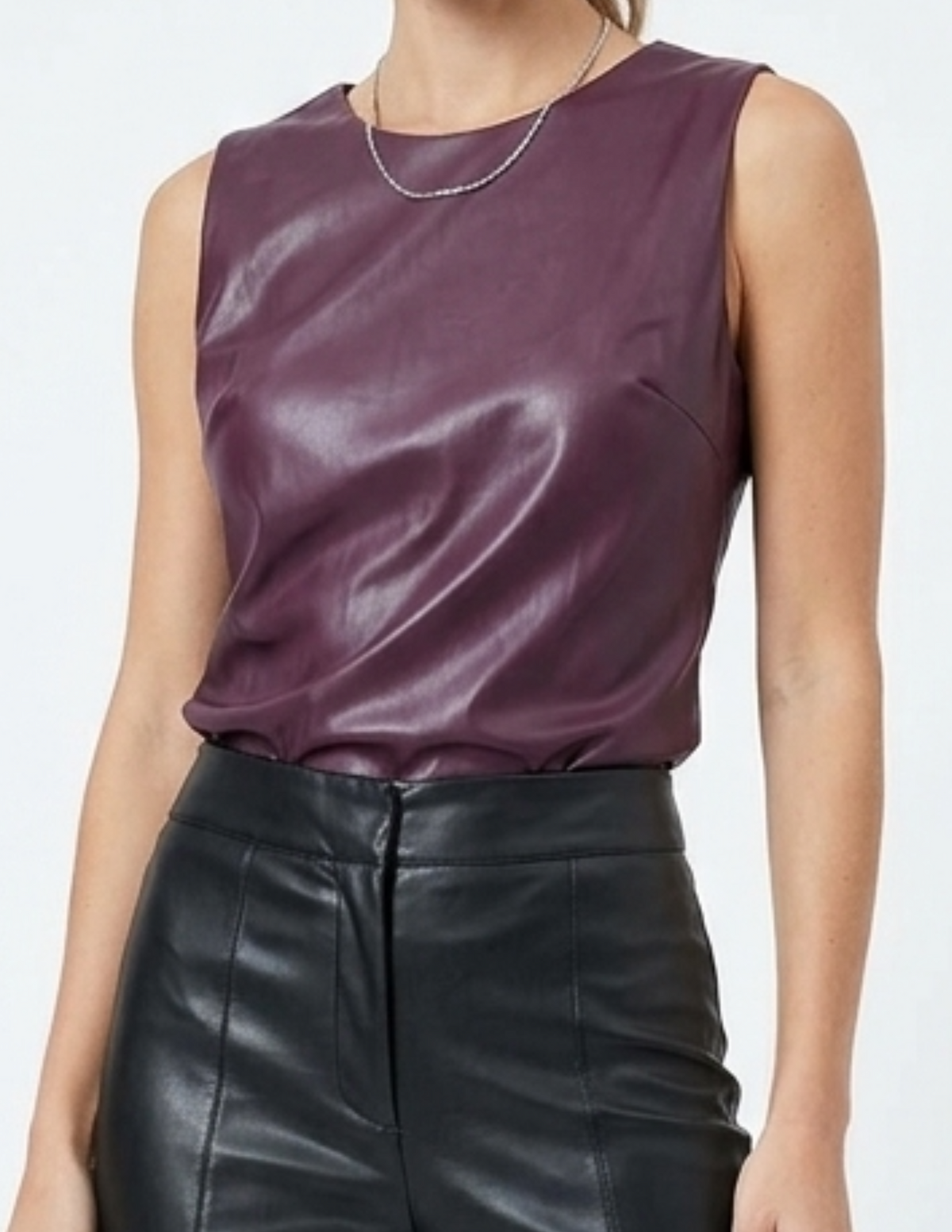 Blusa de vinipiel color vino