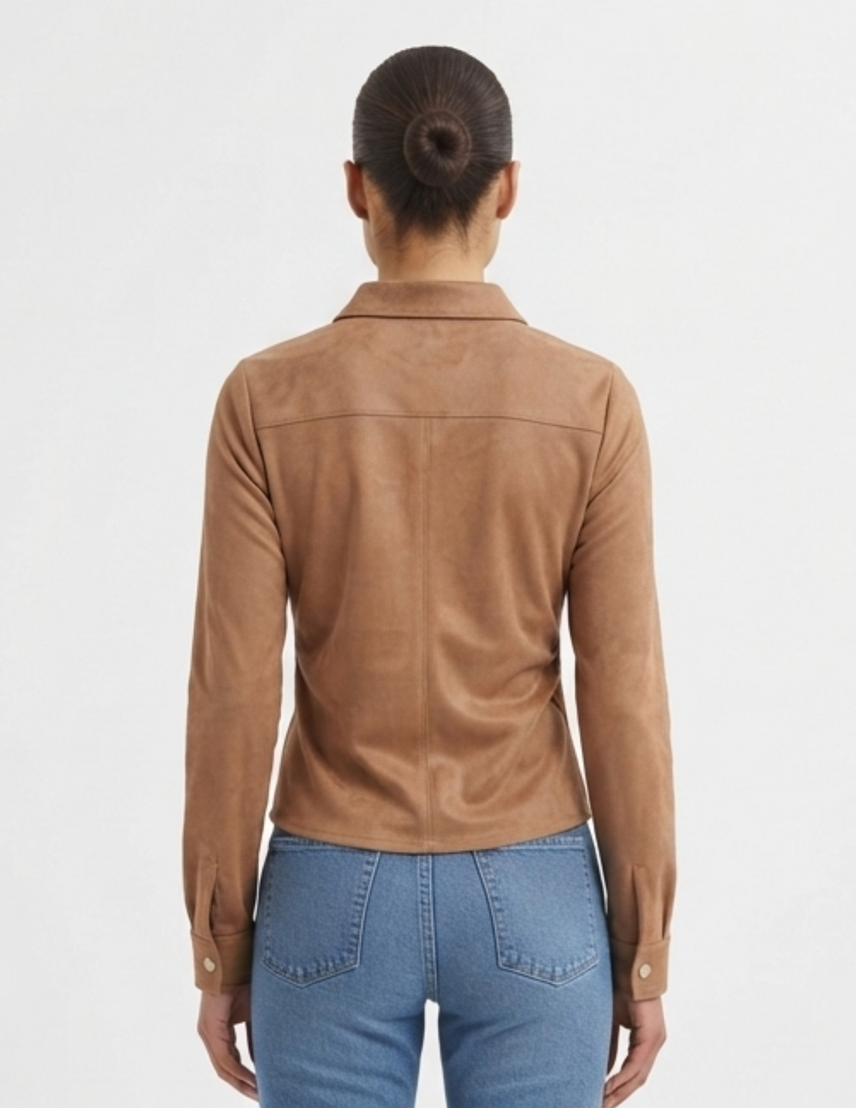 Blusa de gamuza abotonada con cuello en V