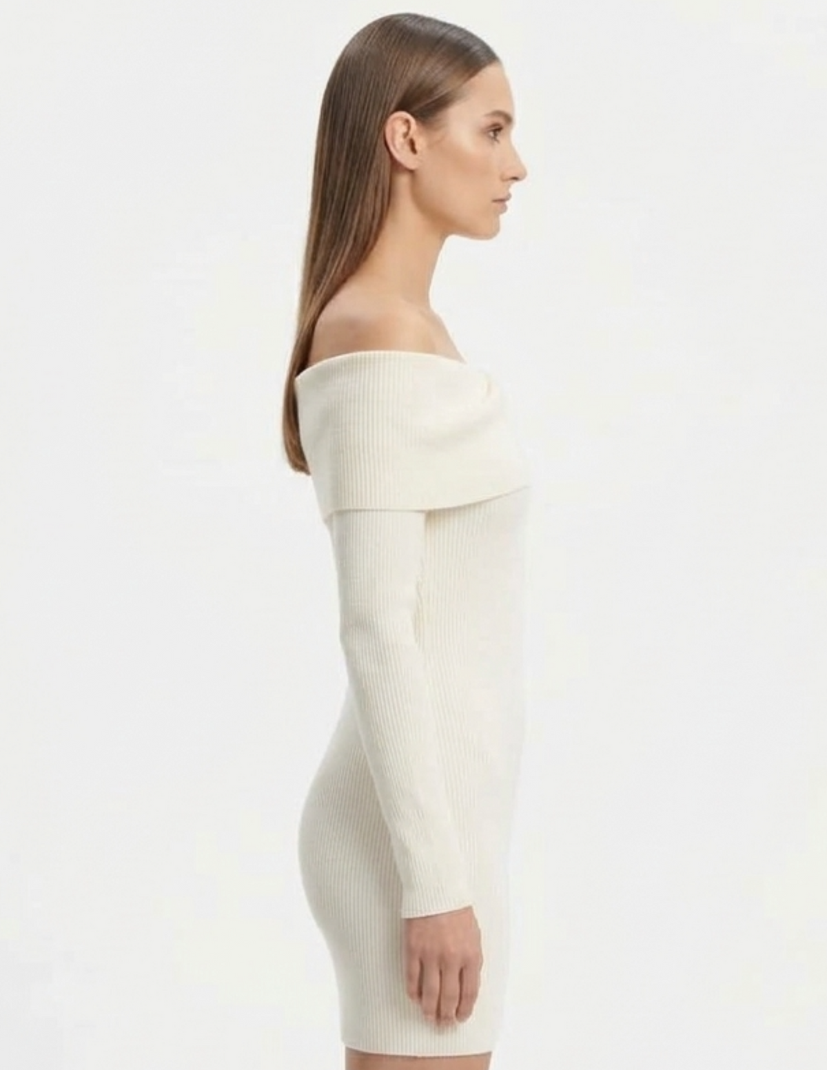 Vestido acanalado blanco con hombro descubierto
