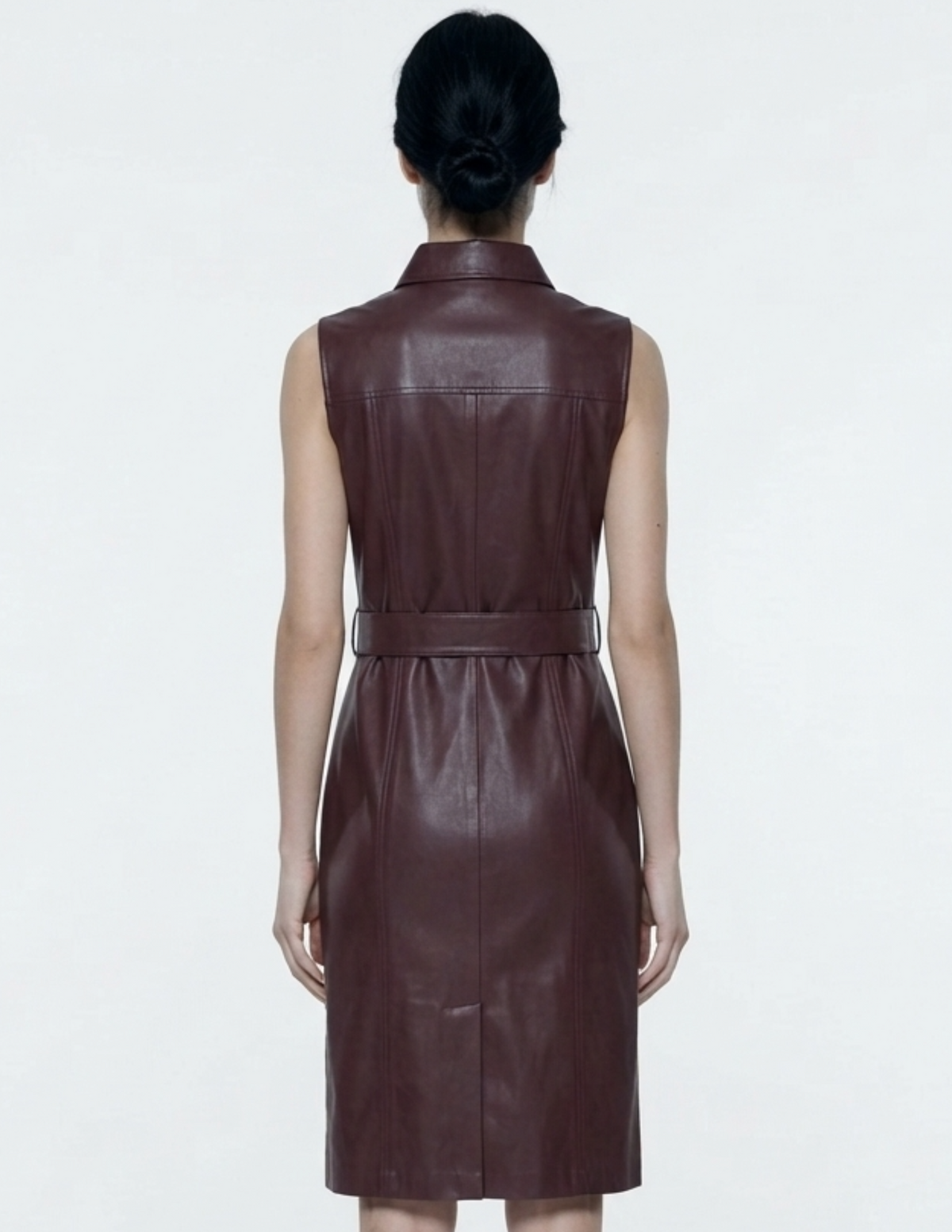 Vestido color vino abotonado sin mangas con cinturón tela estilo vinipiel