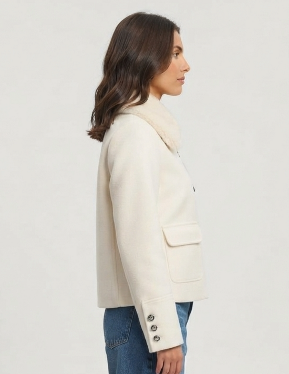 Saco beige con cierre con ziper y cuello removible