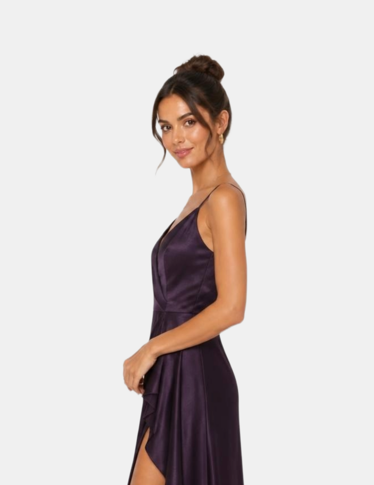 Vestido morado con escote en V de tirantes con abertura en pierna