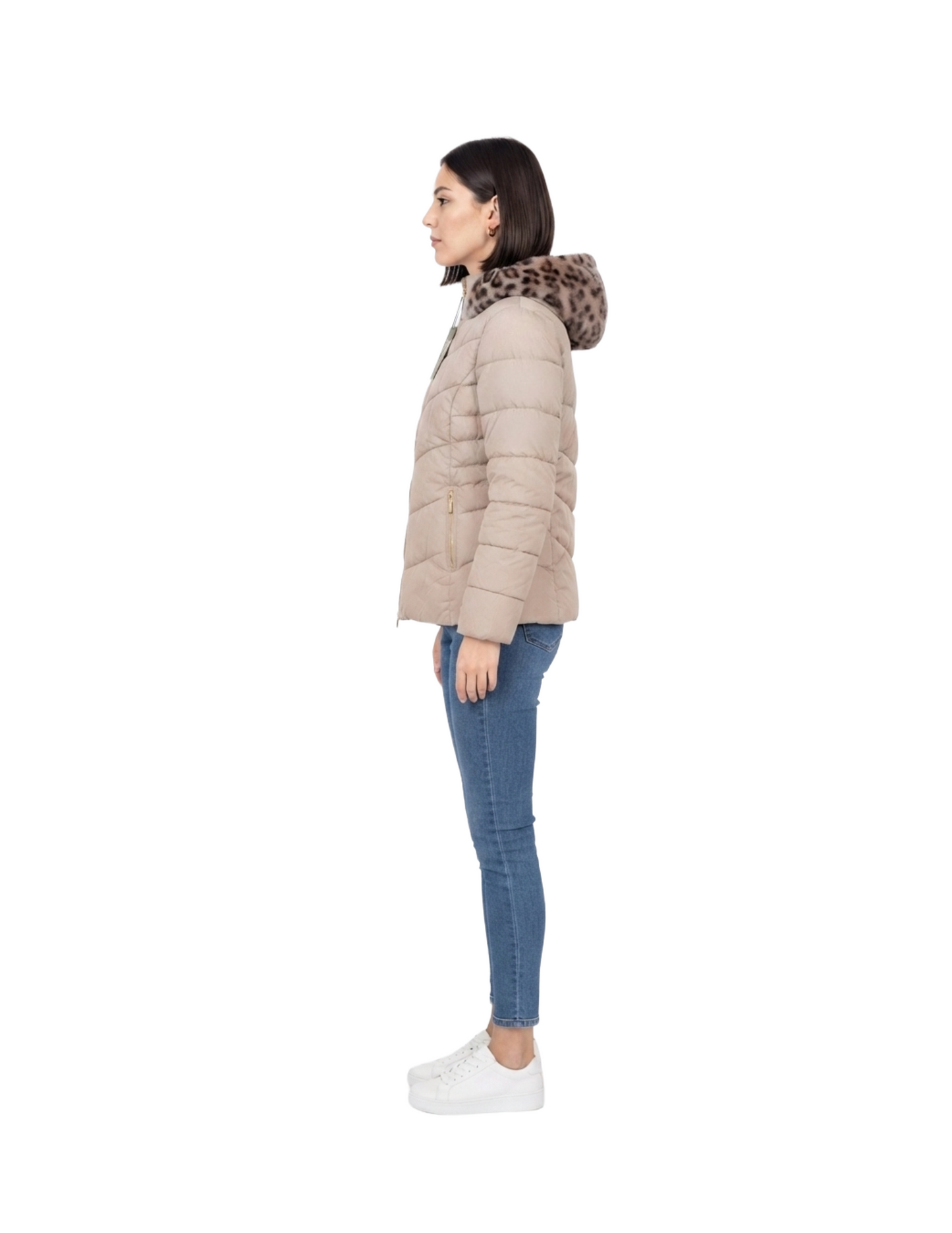 Chamarra capitoneado con gorro tipo animal print