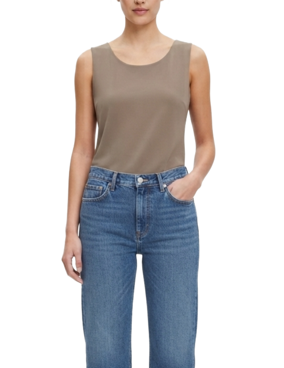 Blusa cafe cuello semi holgado sin mangas