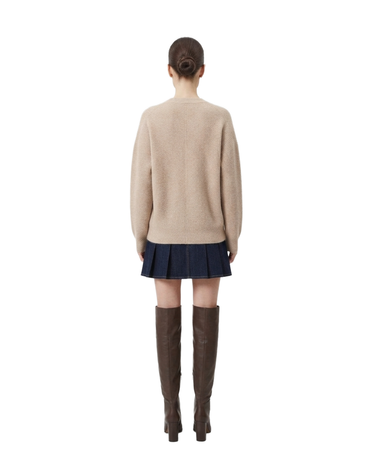 Suéter beige acanalado oversize abotonado
