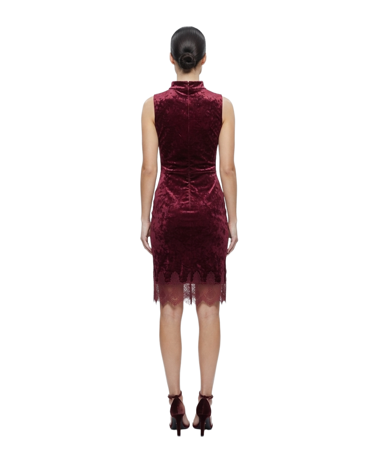 Vestido de gamuza con bastilla de encaje