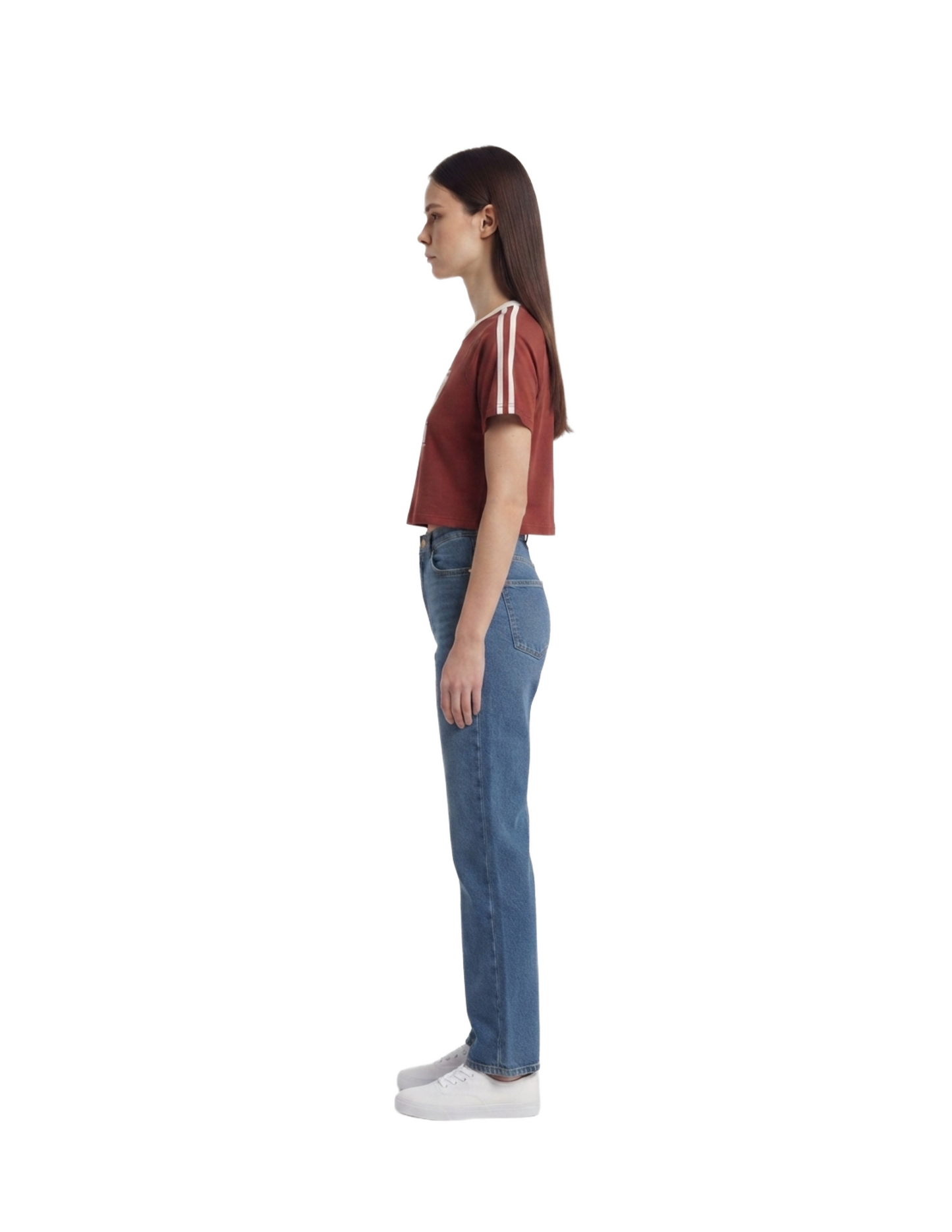 Blusa roja sport con numero en pecho