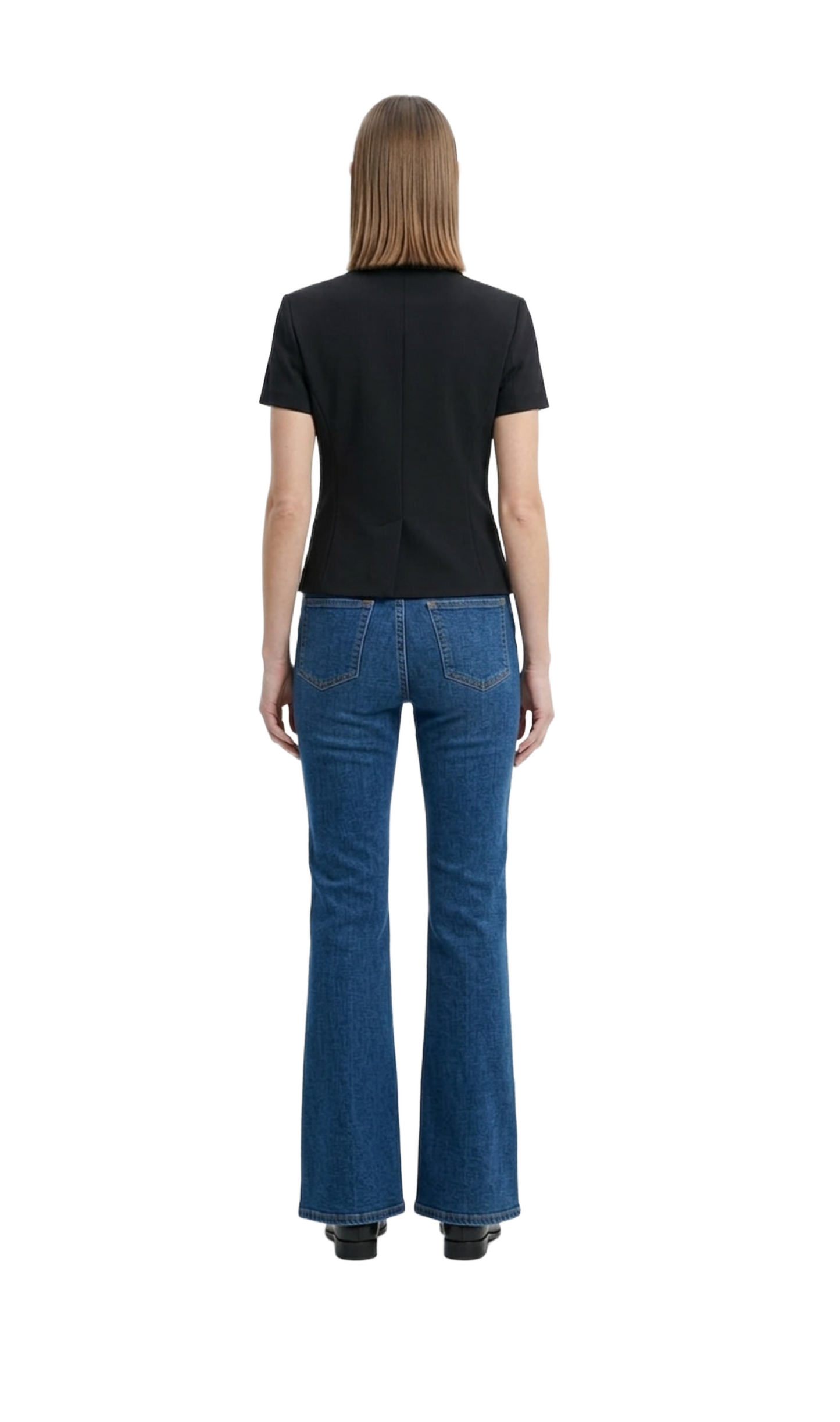 Blusa negra con detalle de plisado en hombro manga corta