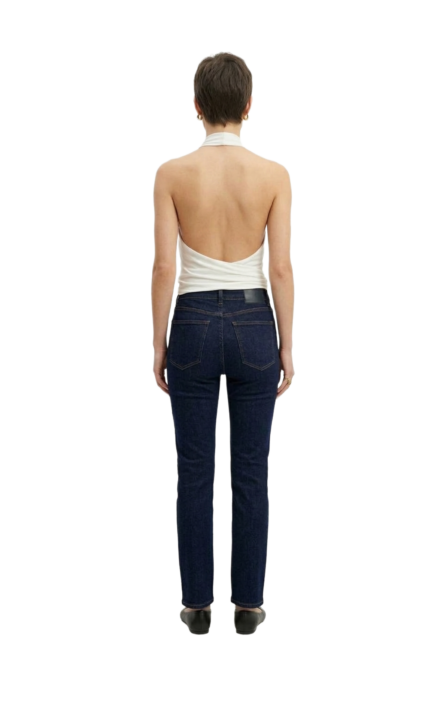 Blusa blanca estilo halter con detalle de plisado con metal