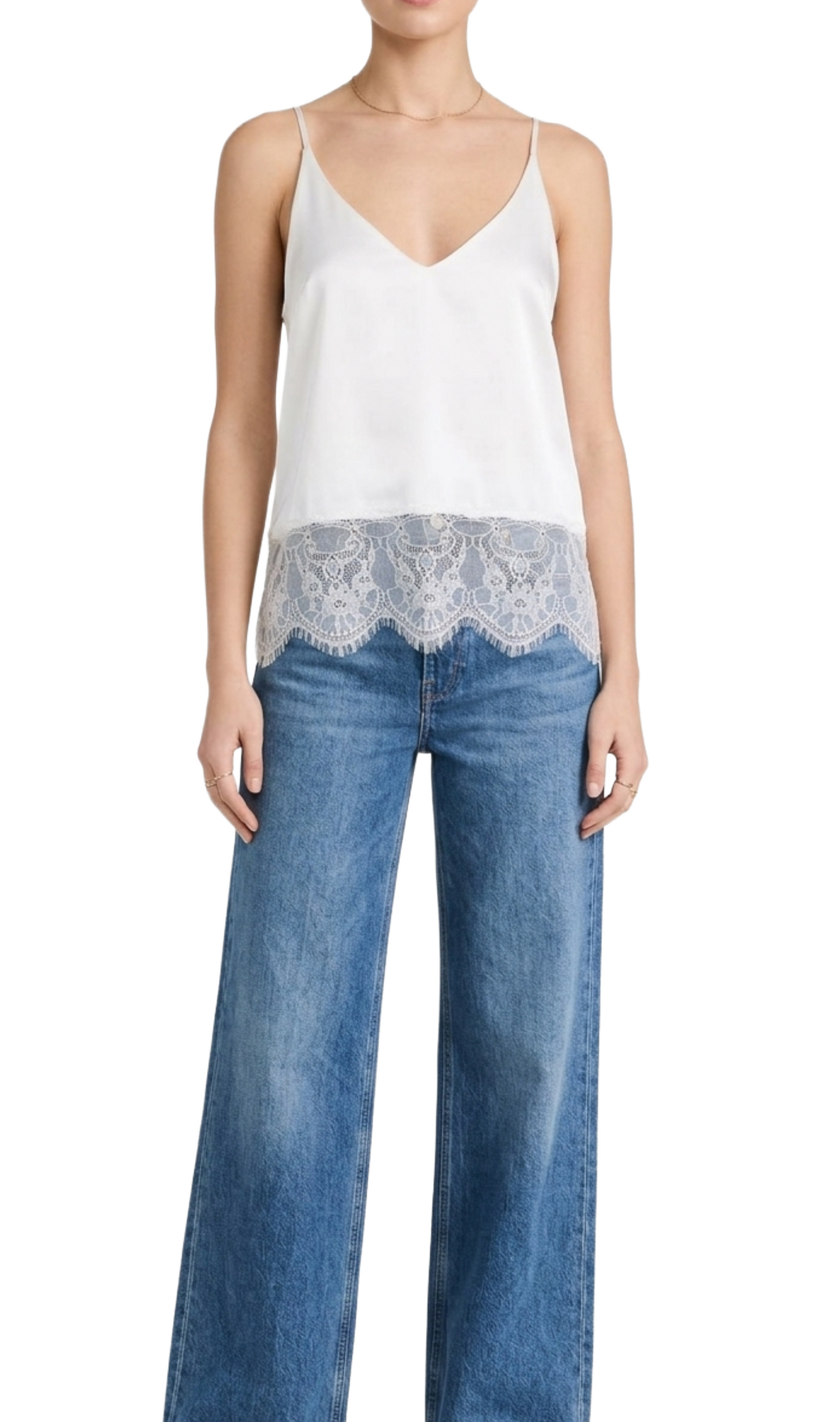 Blusa satinada blanca de tirantes delgados con detalle de encaje