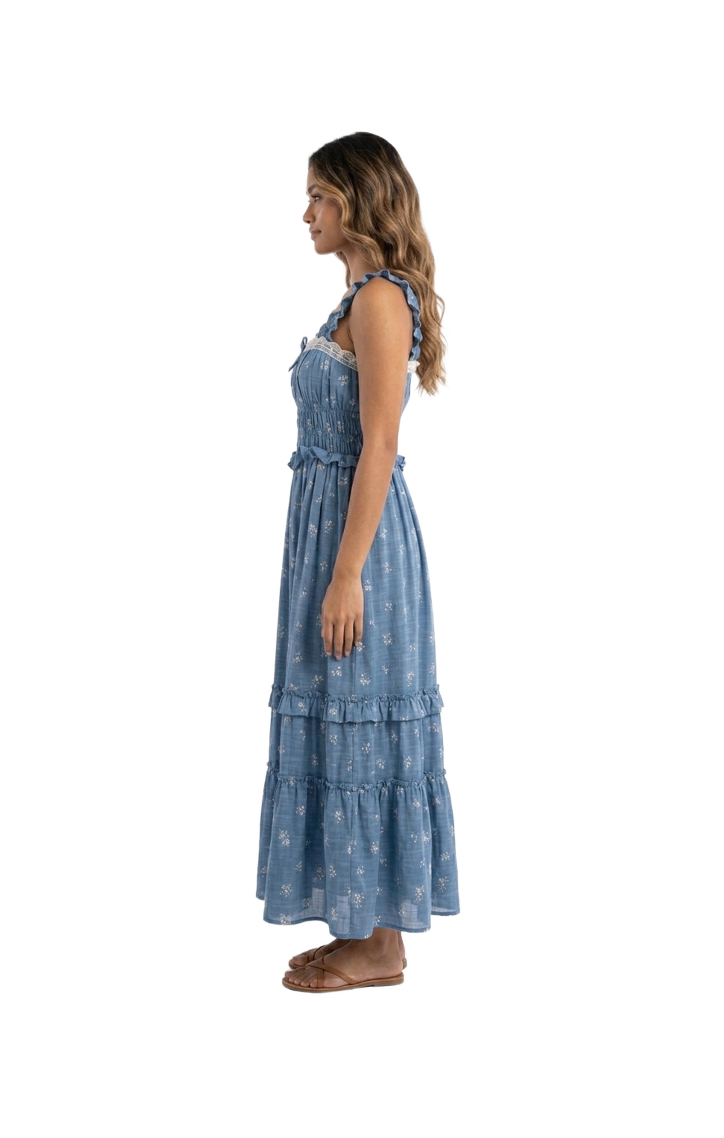 Vestido azul con flores bordeadas