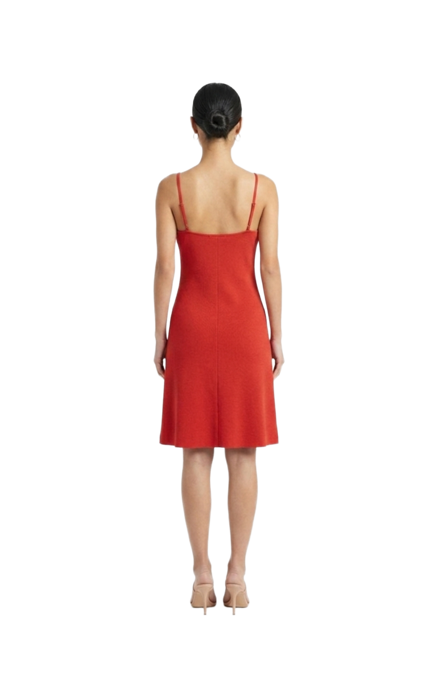 Vestido rojo de tirantes con escote en corte A