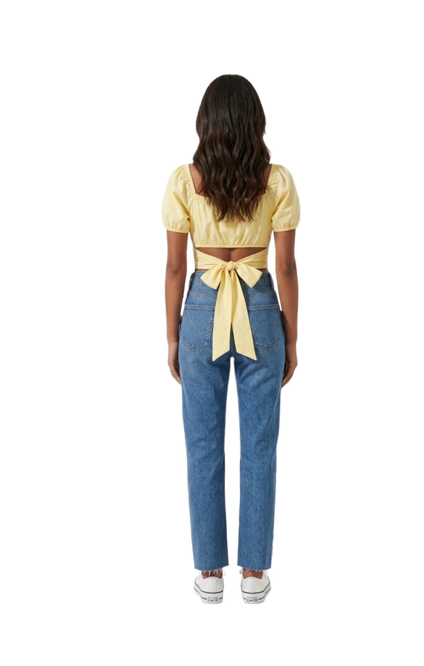 Crop top amarillo tipo campesino con amarre en cintura