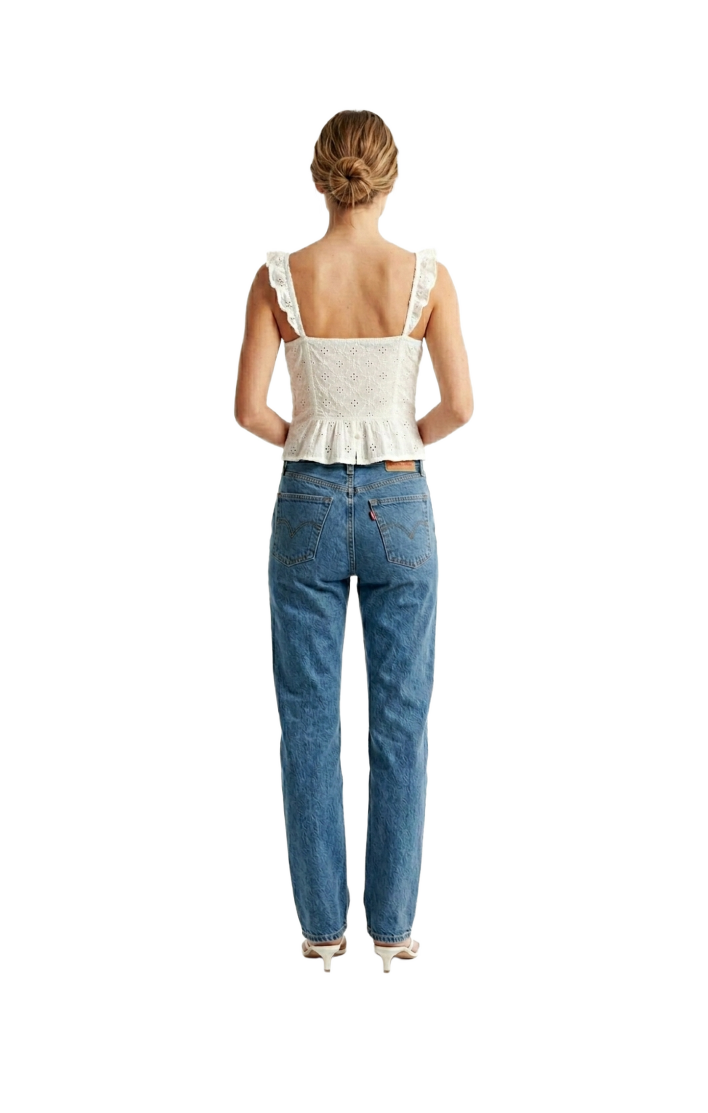 Blusa beige perforada con amarre al centro