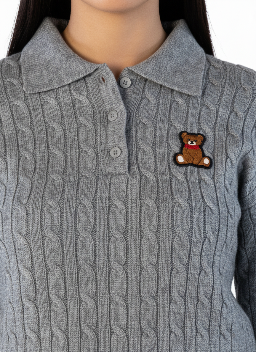 Suéter gris acanalado con tejido de peluche