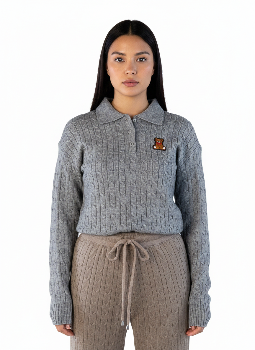 Suéter gris acanalado con tejido de peluche