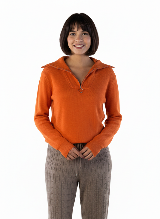 Suéter naranja con ziper de cuello tipo polo