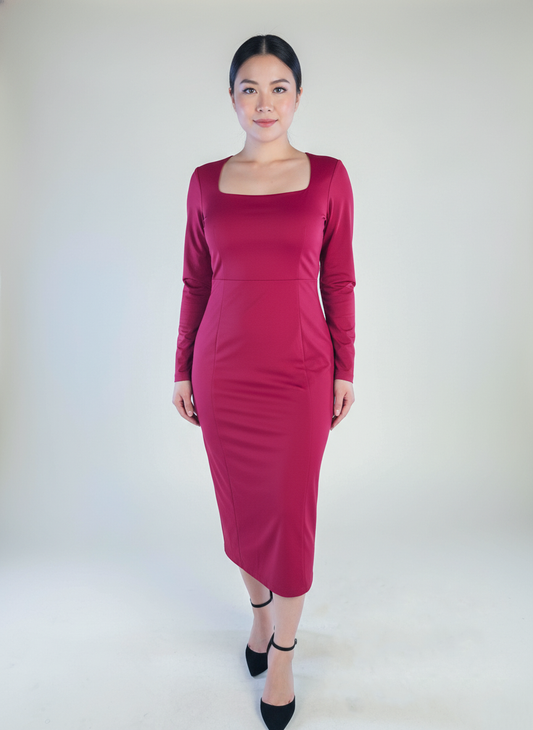 Vestido guinda entallado manga larga con cuello cuadrado