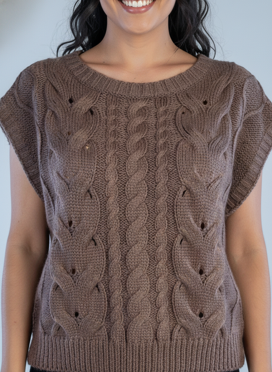 Chaleco cafe trenzado tejido