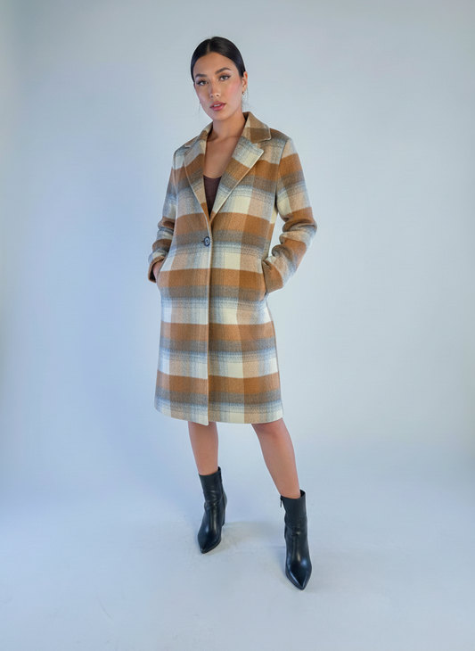 Saco cuadriculado con bolsas laterales cierre a un boton