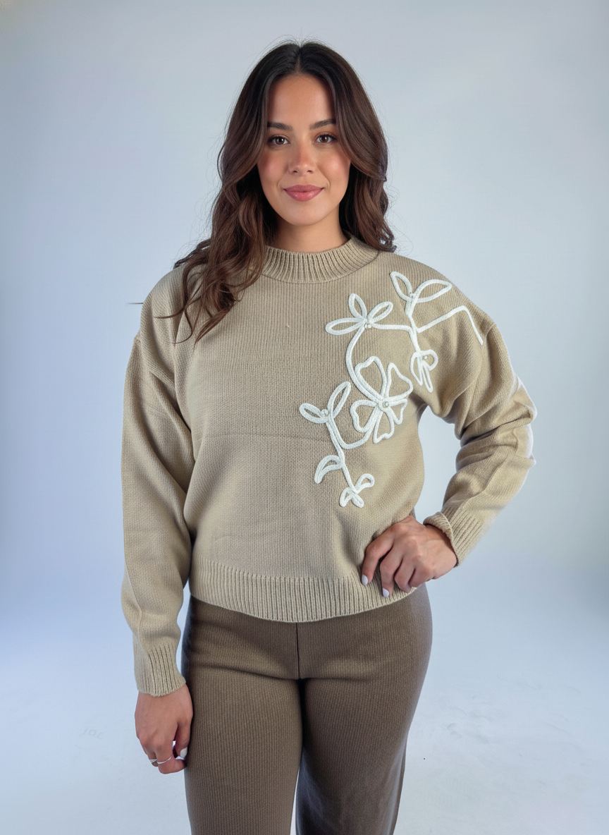 Suéter beige con detalles de flores laterales, semioversize