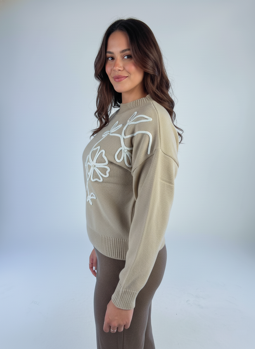 Suéter beige con detalles de flores laterales, semioversize