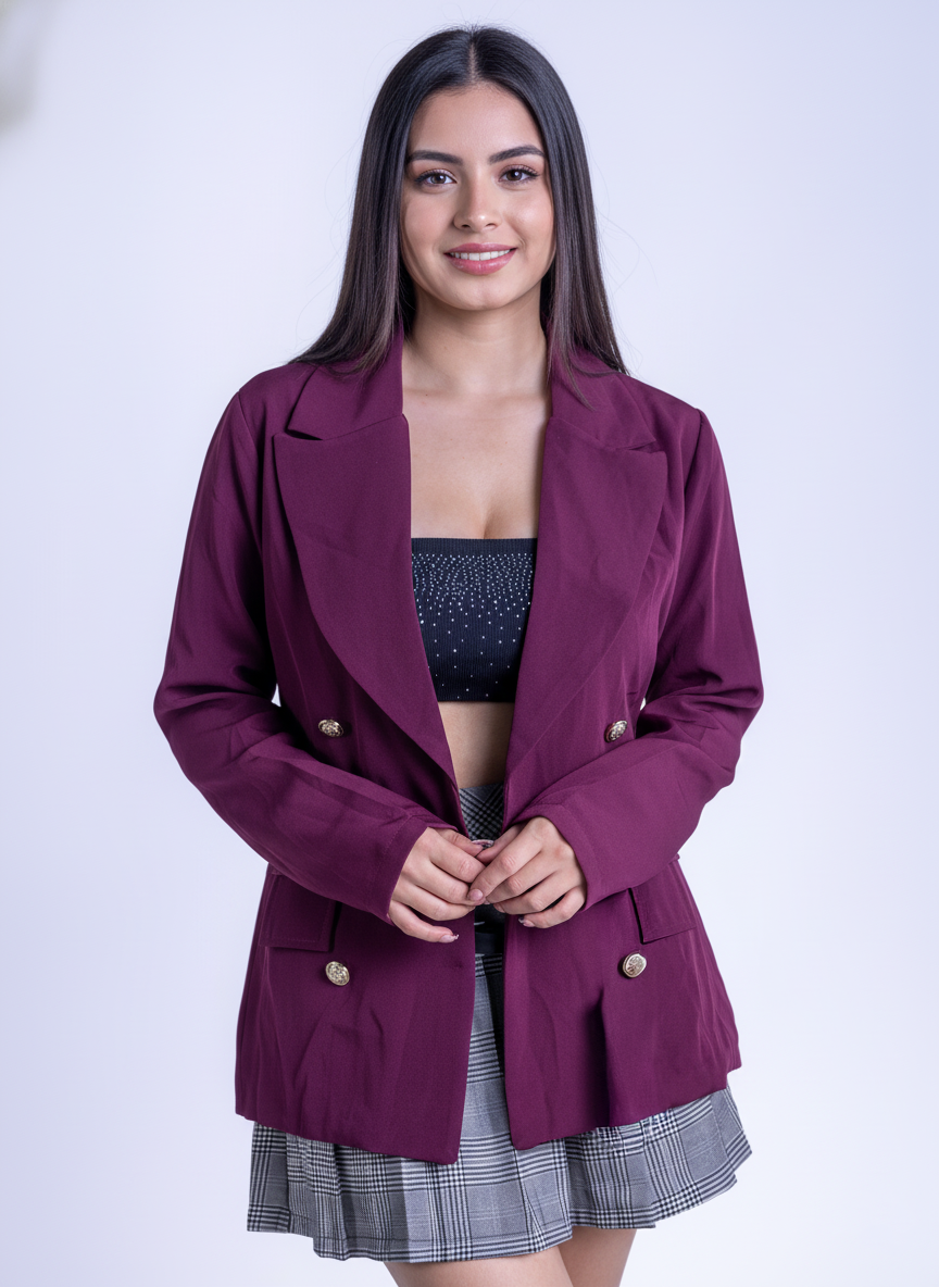 Saco morado con solapa y botones decorativos