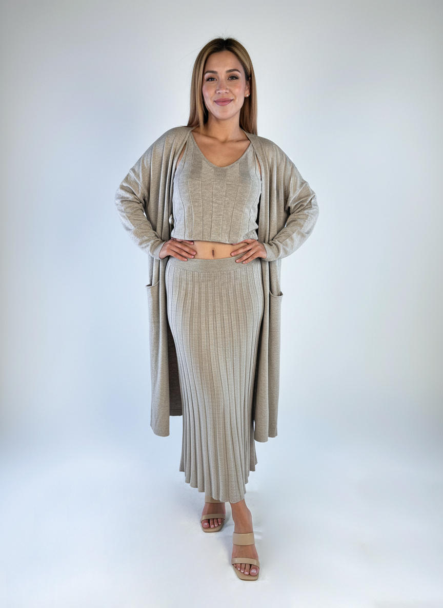 Conjunto gris de 3 piezas, top falda y blazer