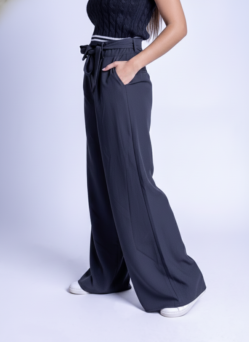 Pantalón con cinturón con amarre