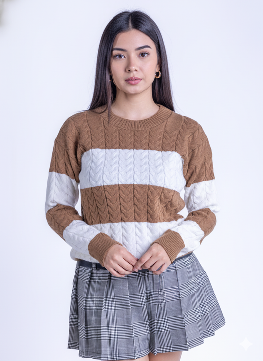 Suéter cafe y blanco tejido de cuello redondo
