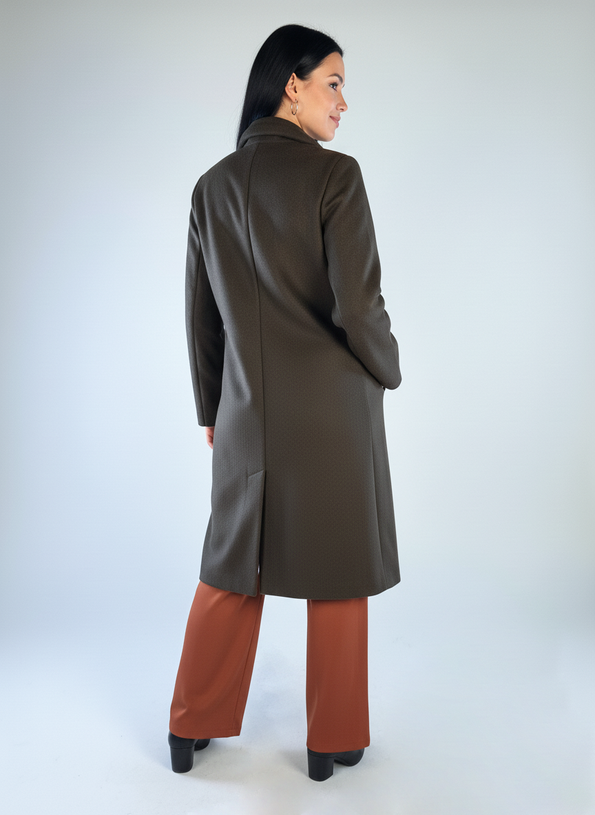 Saco largo cafe con cierre a un botón