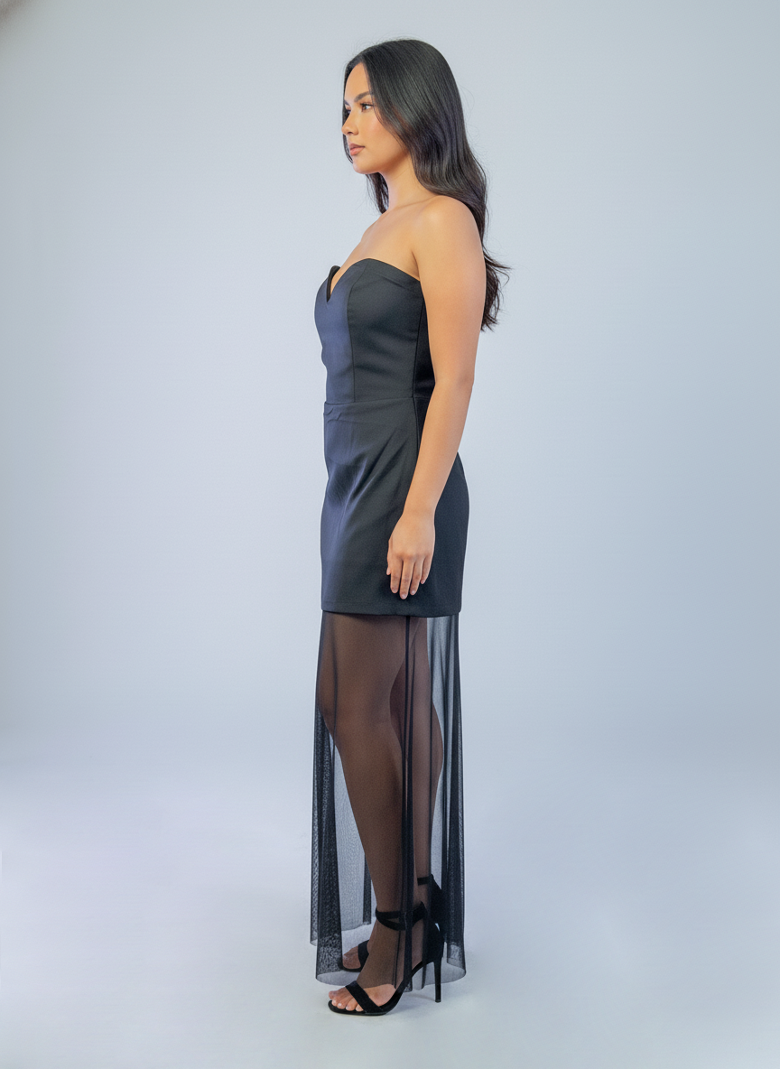 Vestido negro strapple con mesh