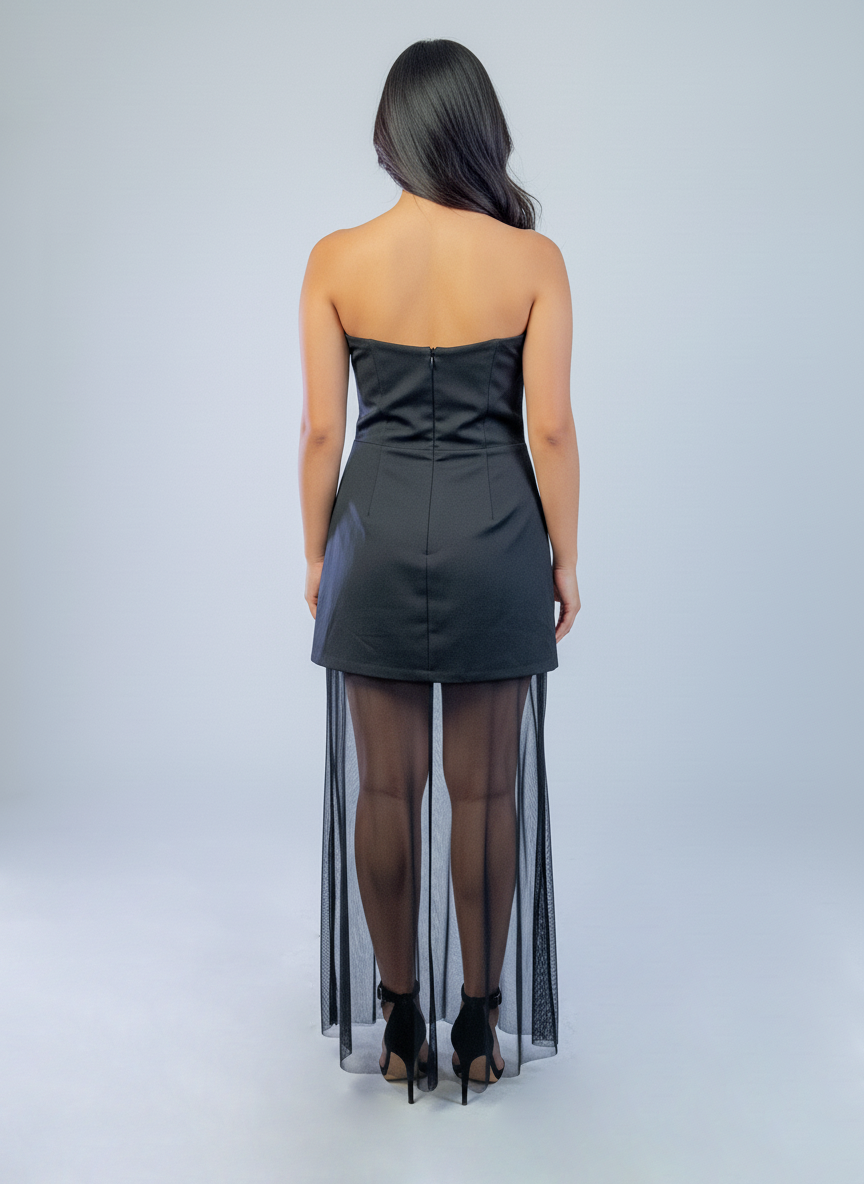 Vestido negro strapple con mesh