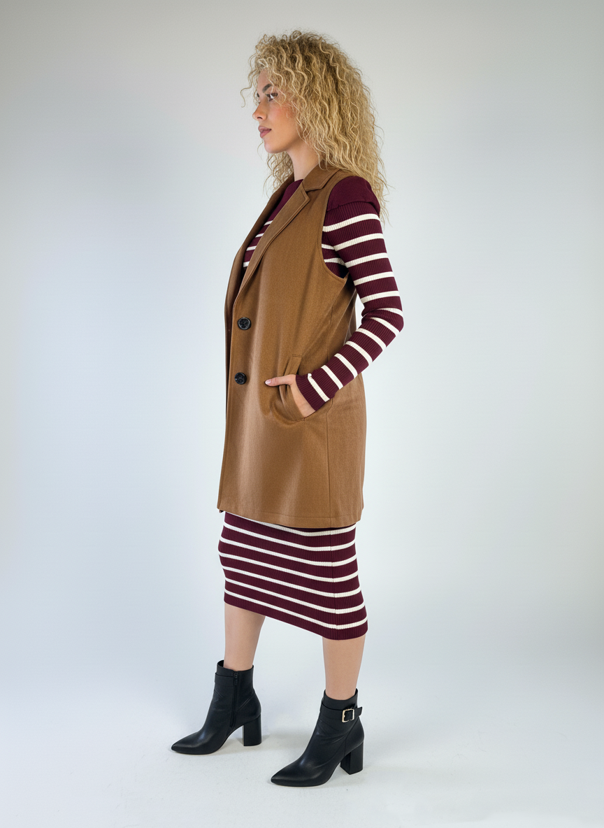 Chaleco cafe con botones laterales