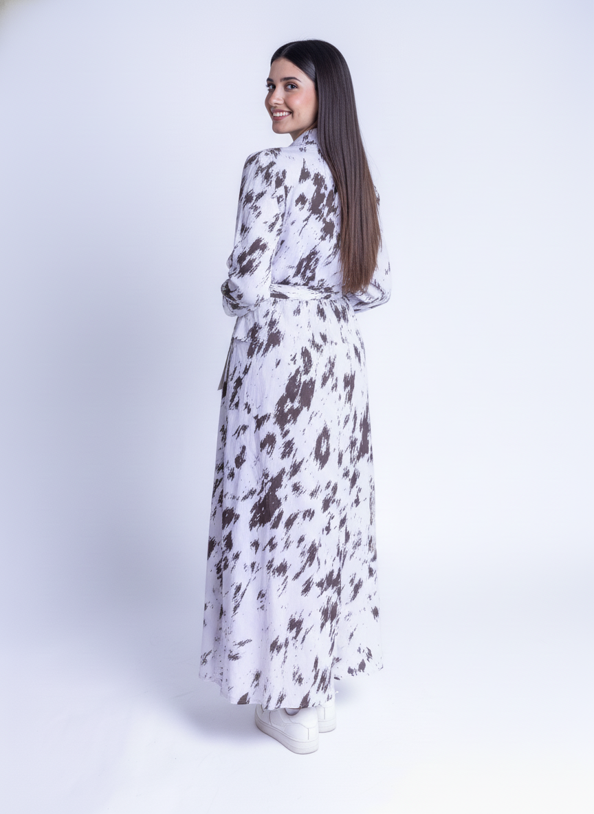 Vestido blanco abotonado con estampado animal print