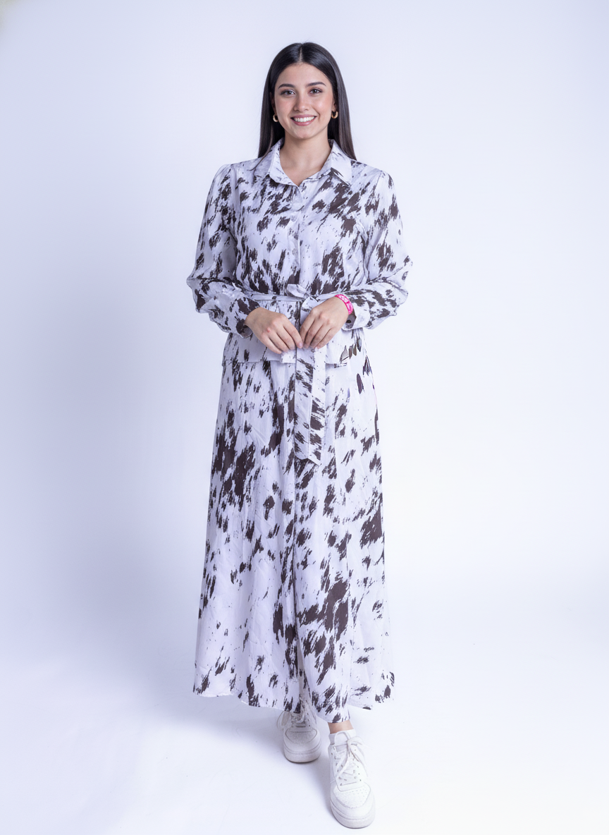 Vestido blanco abotonado con estampado animal print