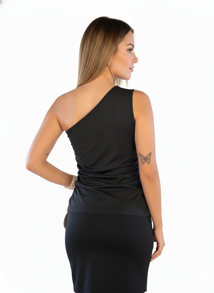 Blusa negra desigual cuello redondo