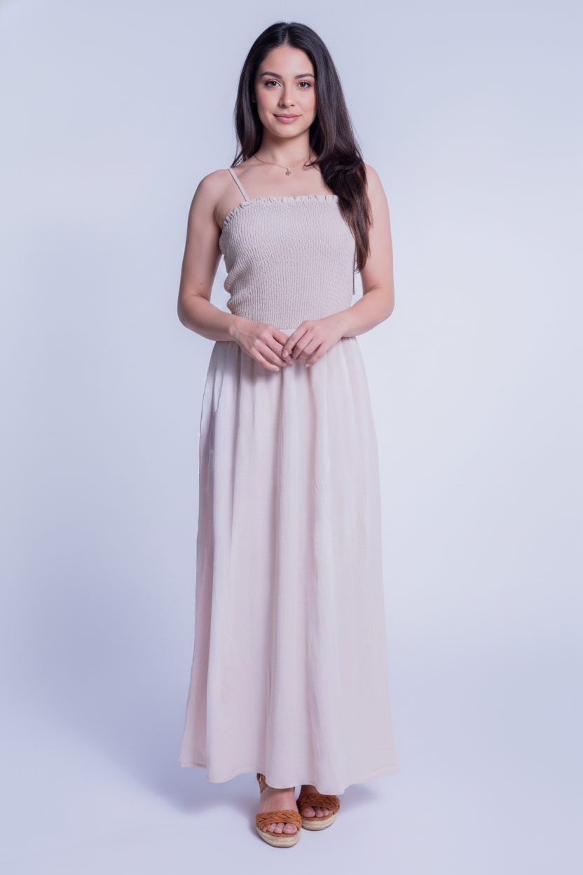 Vestido largo de tirantes con elástico en pecho