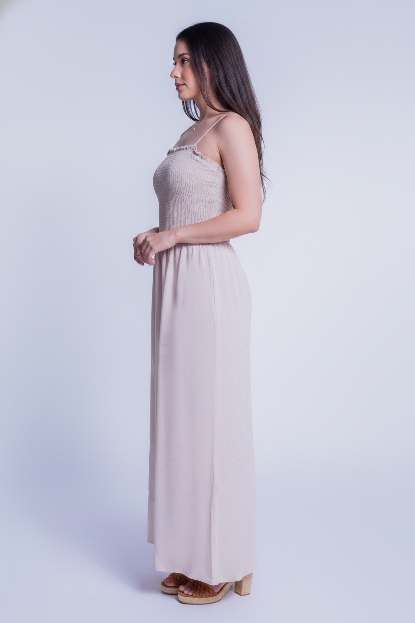 Vestido largo de tirantes con elástico en pecho