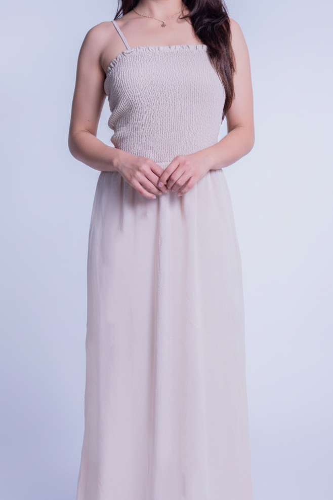 Vestido largo de tirantes con elástico en pecho